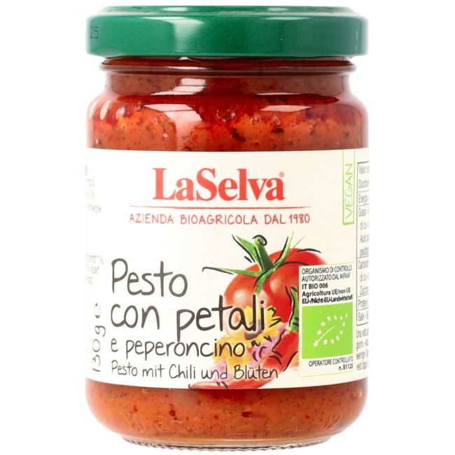 Pesto mit Chili und Blï¿½ten